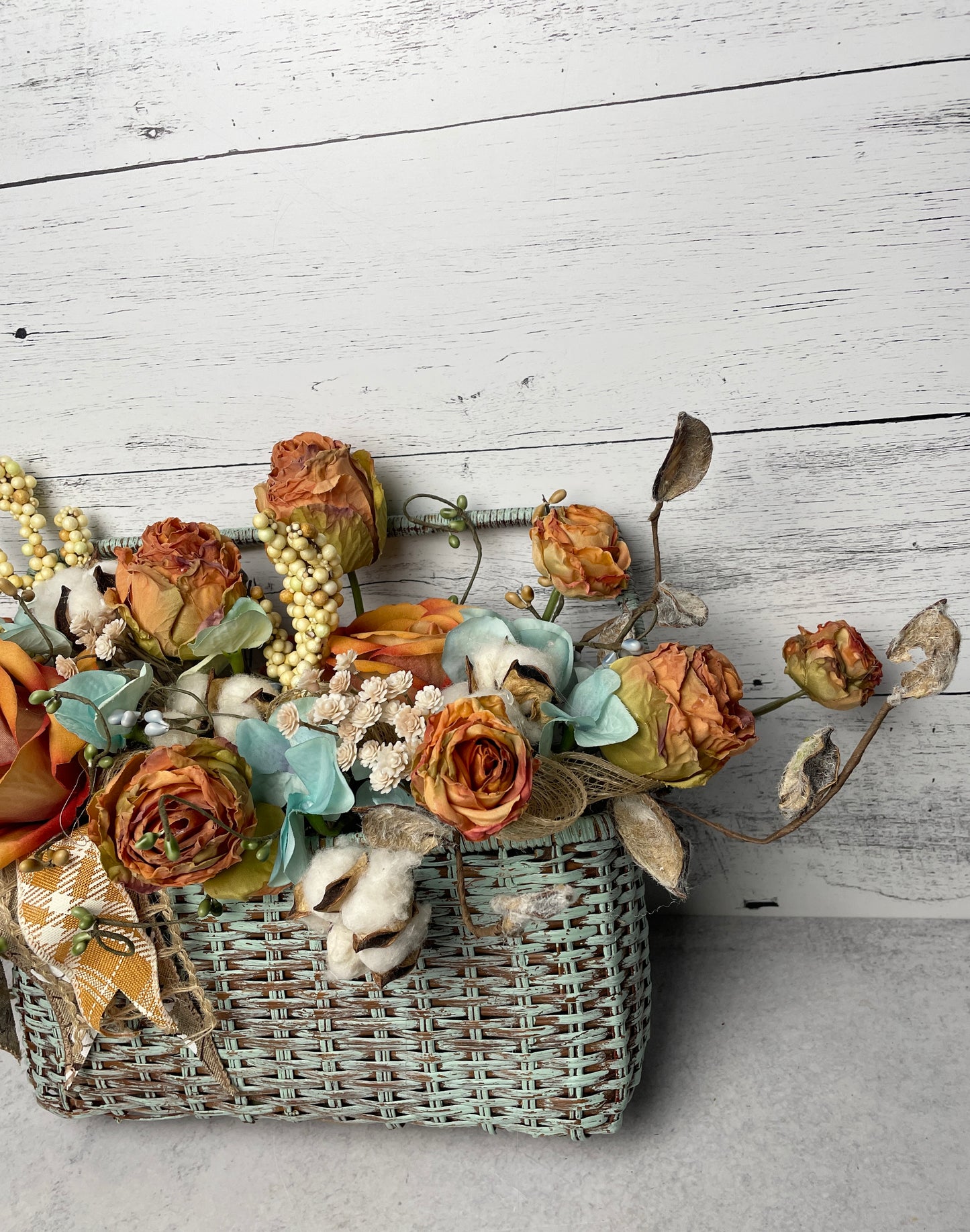 Roses and cotton indoor wall decor