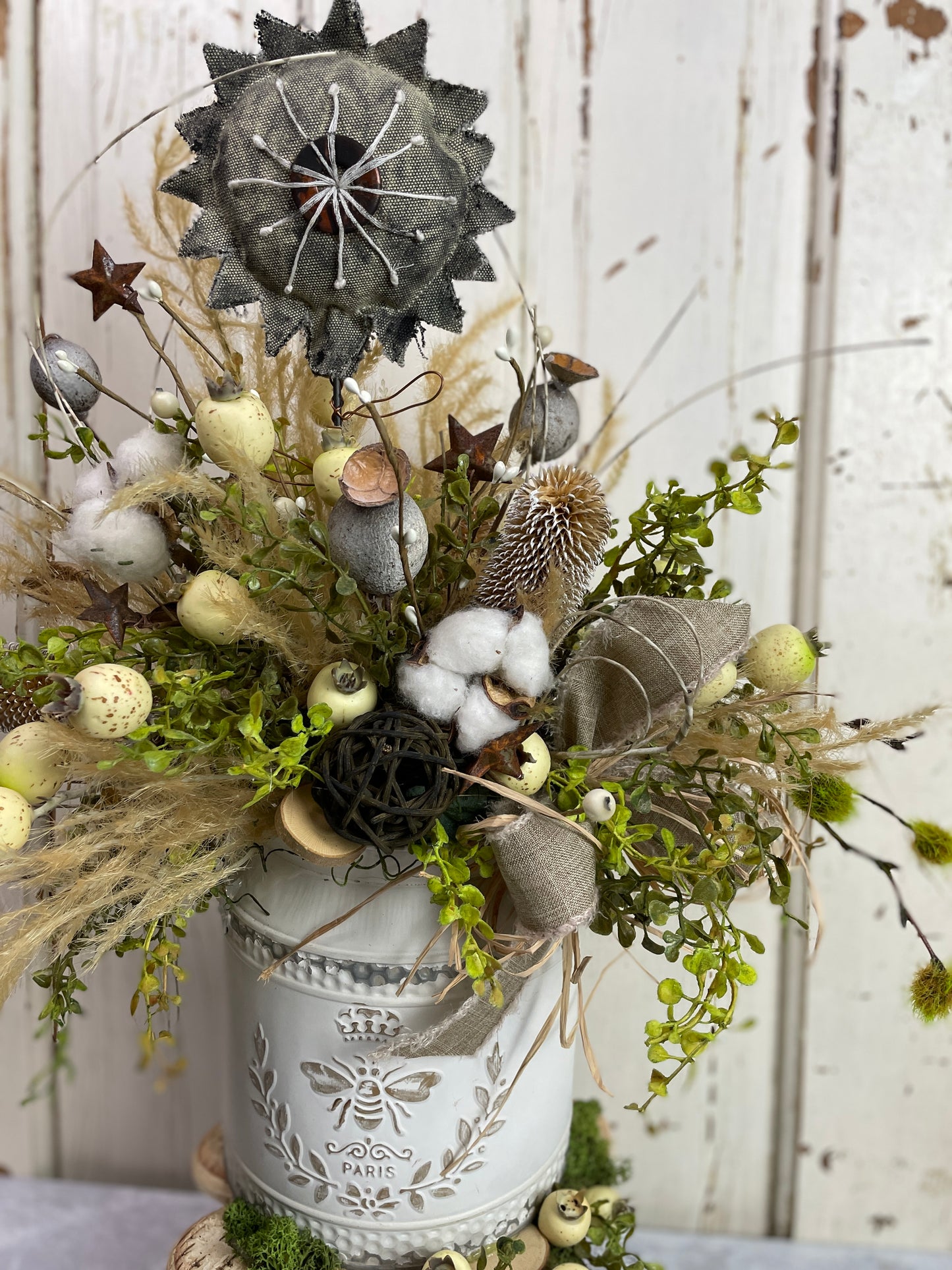 Primitive Star floral decor