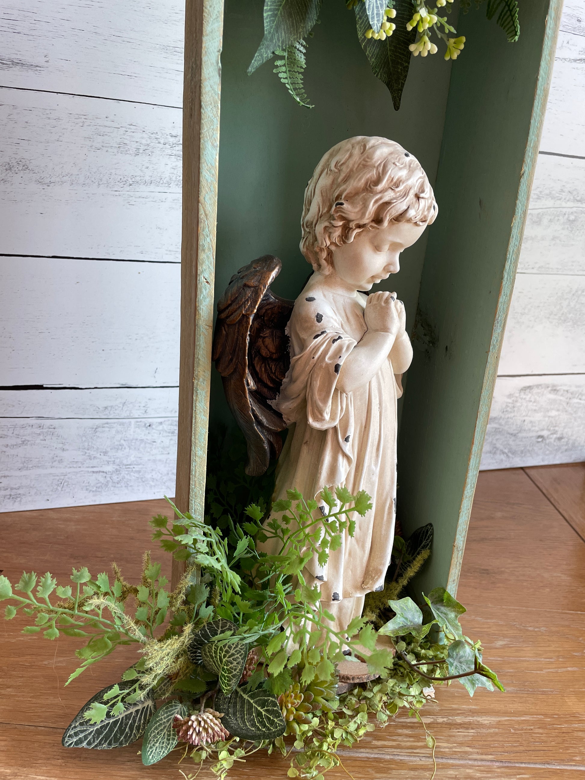Memorial gifts for your loved ones| shipping across the USA| Lavender Blue Floral