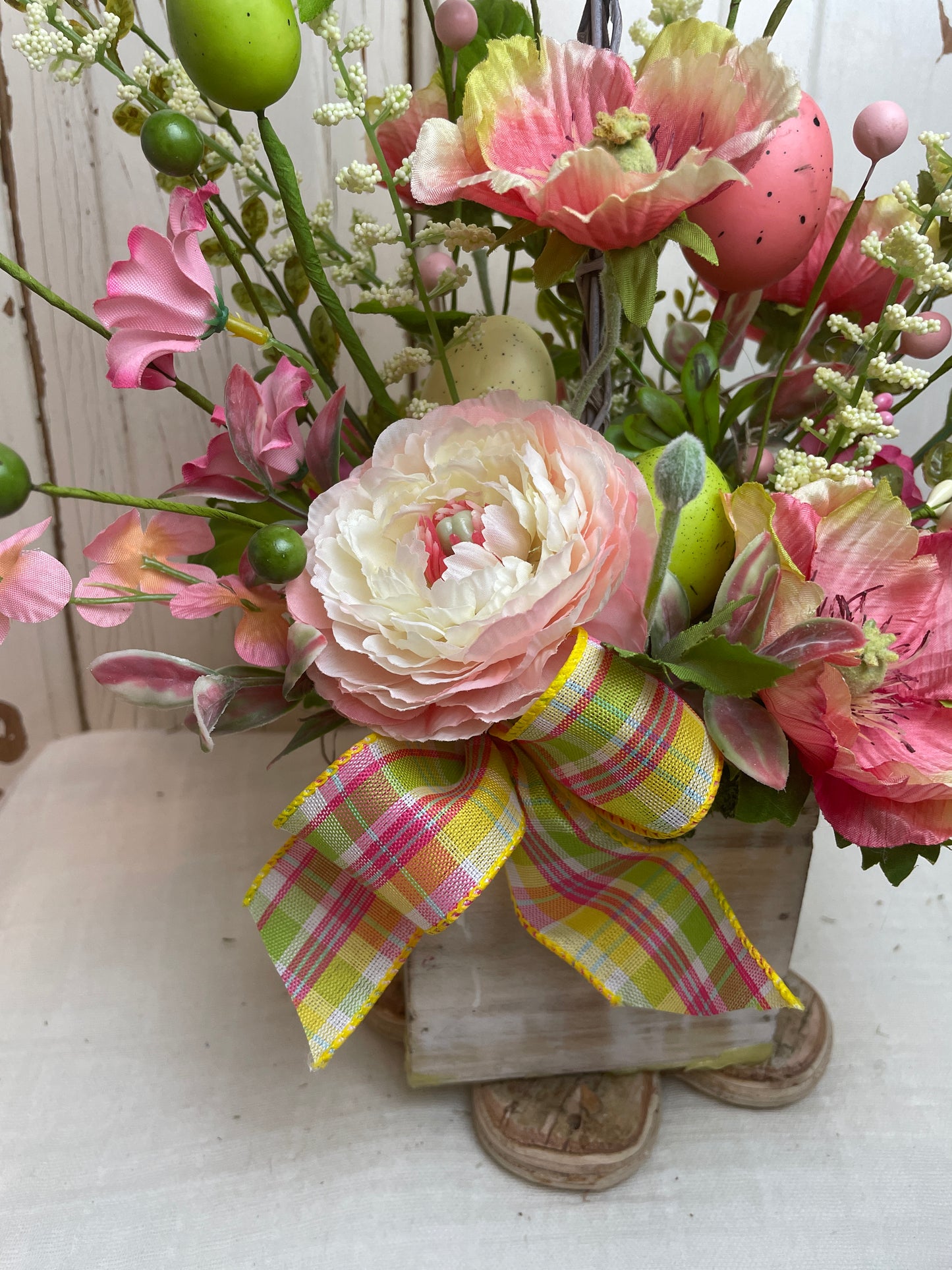 Spring topiary table arrangement