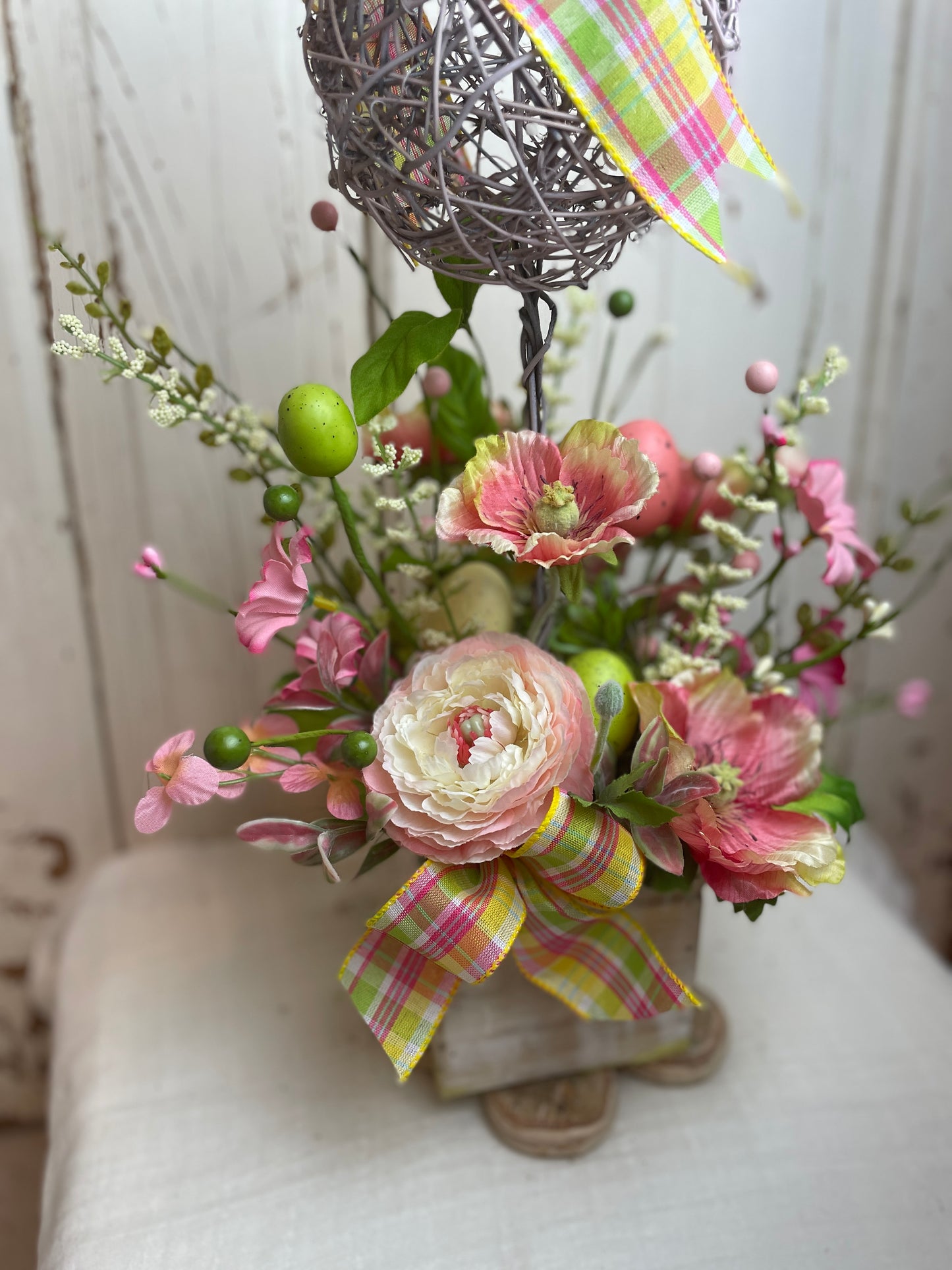 Spring topiary table arrangement