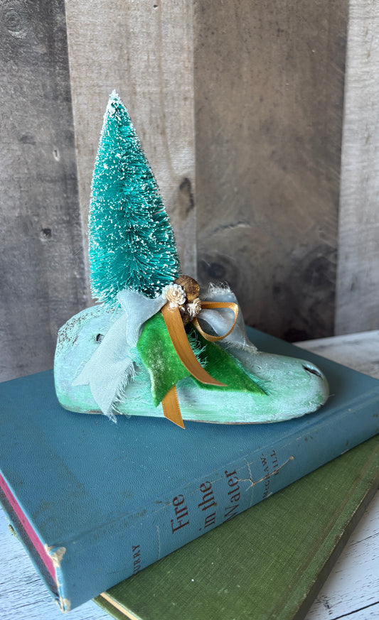 Upcycled Wooden Shoe Holiday Décor | Vintage Christmas Accent with Velvet Ribbons, Tree & Floral Details