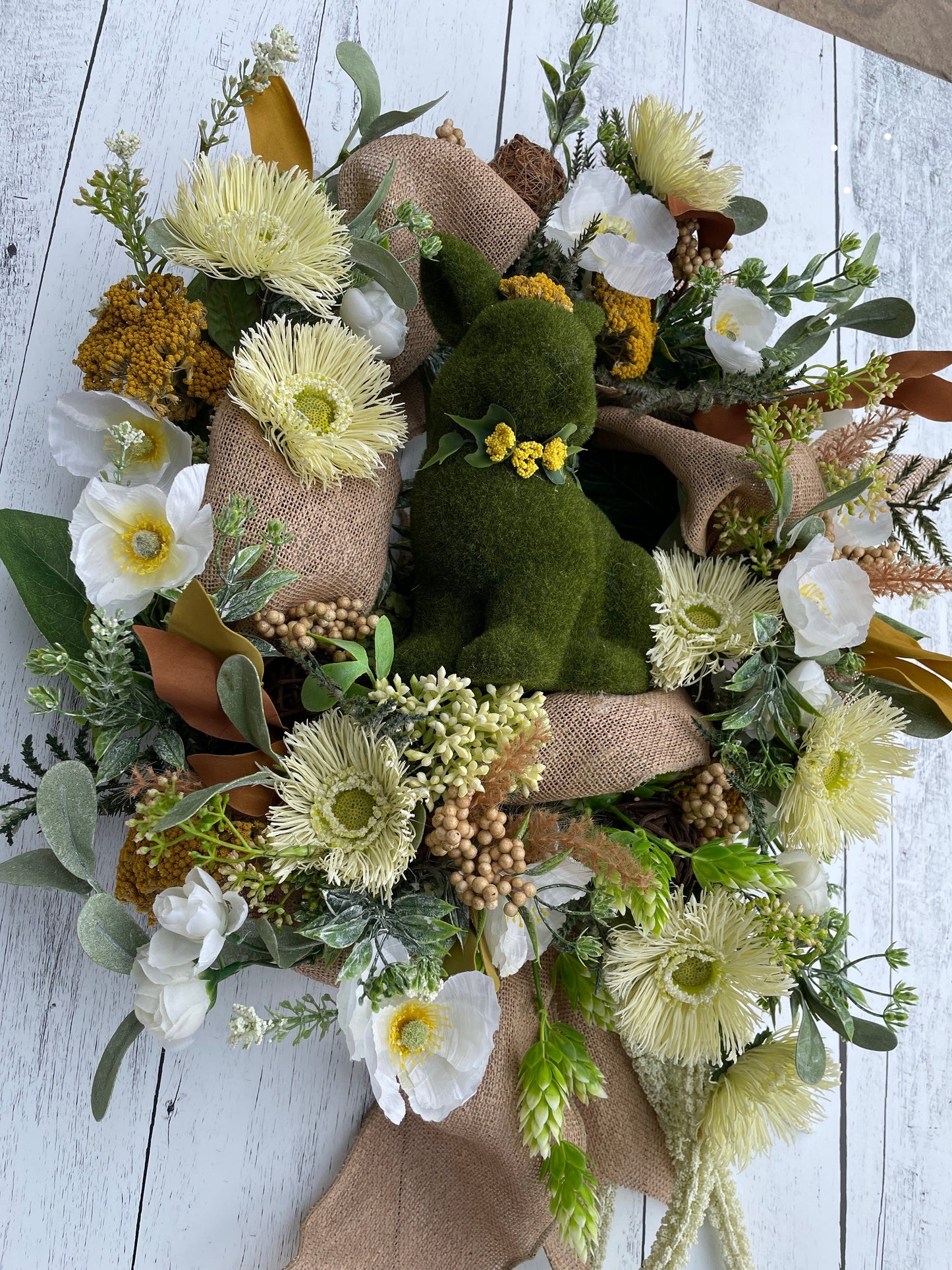 Bunny and white daisy wreath