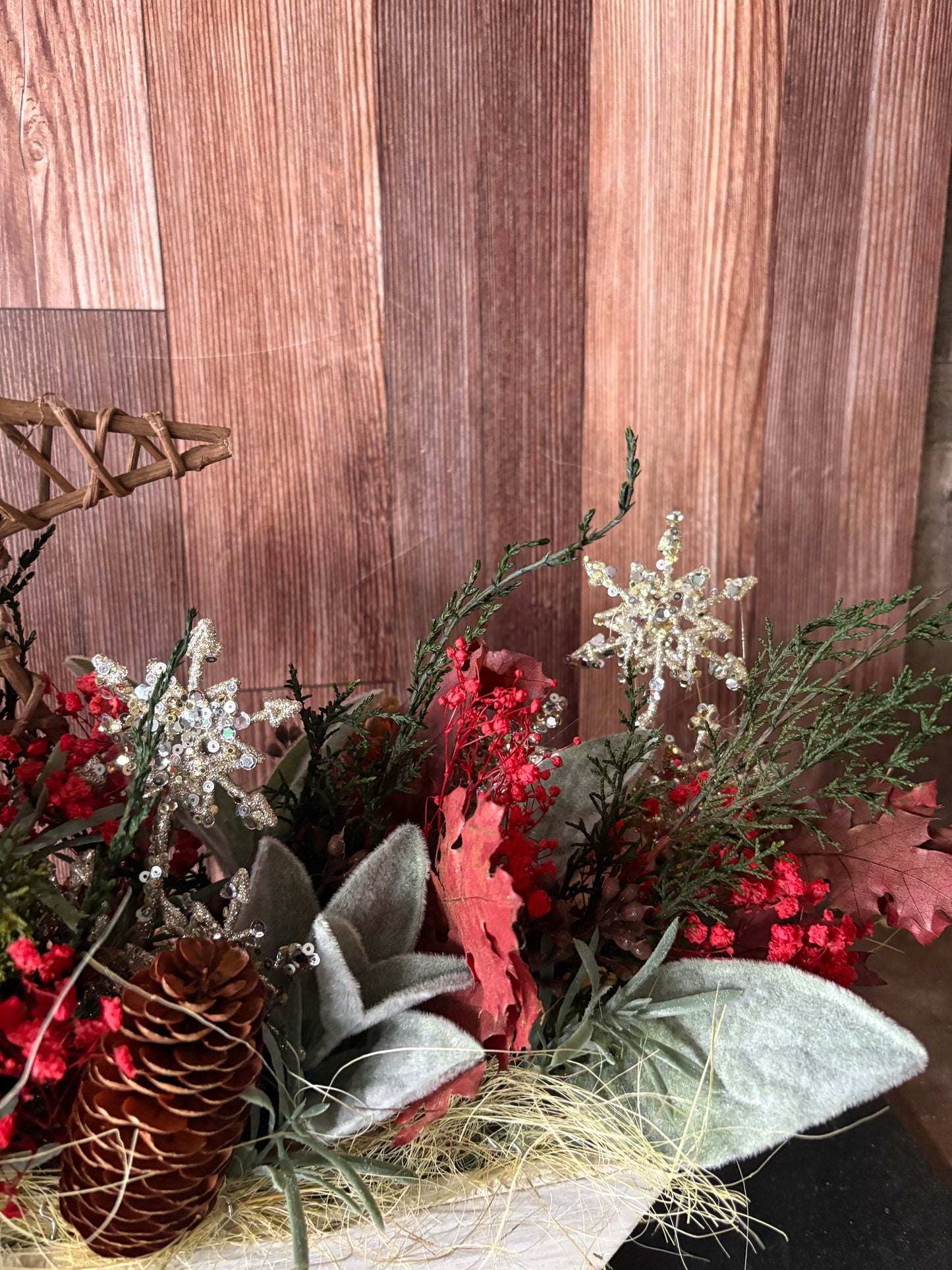 Preserved Woodland Star Holiday Arrangement – Rustic Botanical Christmas Centerpiece with Wood Star