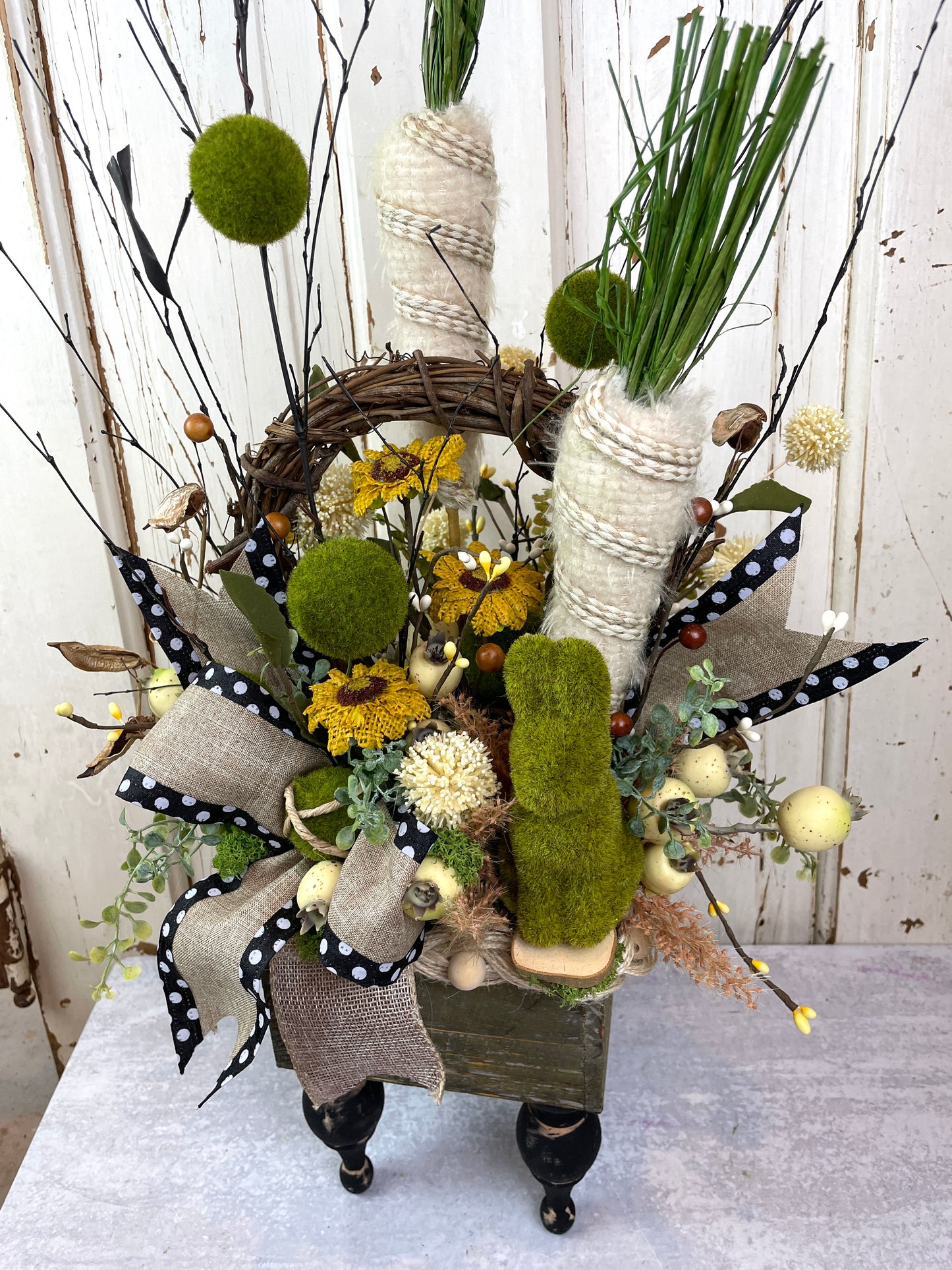 primitive home deocr with bunny and sunflowers 
